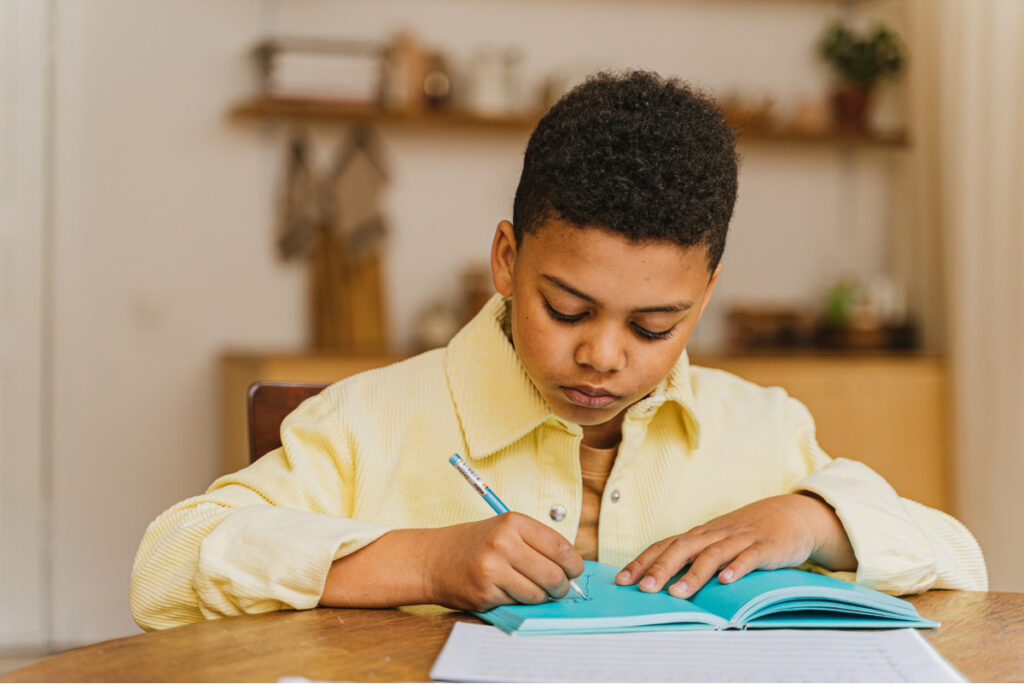 Schulstart mit Herz - Konzentration bei den Hausaufgaben mit deinem Kind lernen